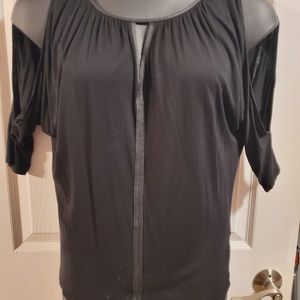 J-Lo Open shoulder cut, Short sleeve Size Small